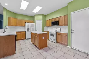 4805 Chrissie Dr, Pearland, TX 77584 - Photo 11