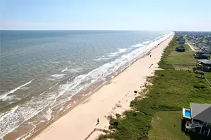 973 Marlin Dr, Crystal Beach, TX 77650 - Photo 5