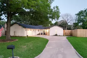 3010 Broadmoor Dr, Sugar Land, TX 77478 - Photo 1