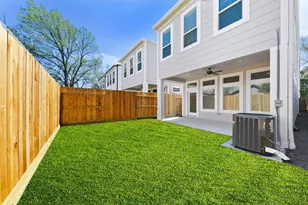 1127 E 23rd St, Houston, TX 77009 - Photo 15