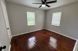 3521 Grassmere St, Houston, TX 77051 - Photo 9