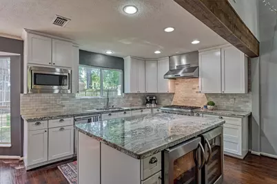 31 Grey Birch Place, The Woodlands, TX 77381 - Photo 7