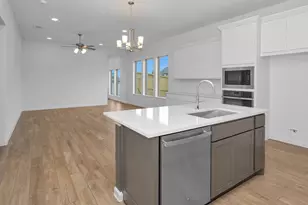 303 Eileen Dr, Rosenberg, TX 77471 - Photo 7