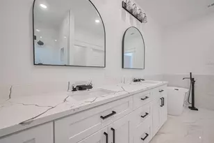 6747 Liverpool St, Houston, TX 77021 - Photo 9