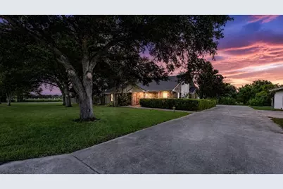 17202 N Main Street, Alvin, TX 77511 - Photo 1