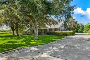 17202 N Main St, Alvin, TX 77511 - Photo 3