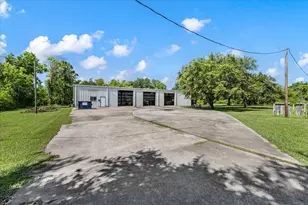 17202 N Main St, Alvin, TX 77511 - Photo 39