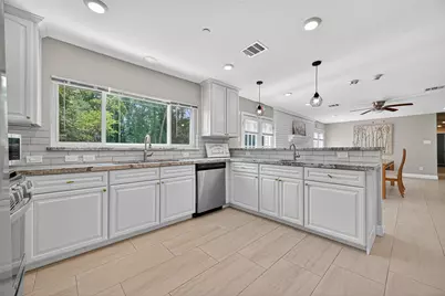 29902 E Hawthorne Drive, Spring, TX 77386 - Photo 13