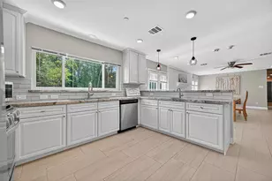29902 E Hawthorne Dr, Spring, TX 77386 - Photo 13