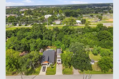 410 Peach Street, Tomball, TX 77375 - Photo 33
