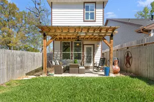 410 Peach St, Tomball, TX 77375 - Photo 29