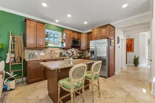 410 Peach St, Tomball, TX 77375 - Photo 11