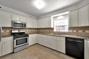 100 Harbour Town Dr, Montgomery, TX 77356 - Photo 7