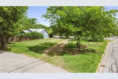 945 East 51st Street, Austin, TX 78751 - Photo 9