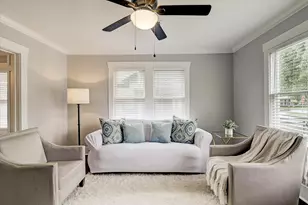 1136 Dunbar St, Houston, TX 77009 - Photo 9