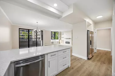 651 Bering Drive #402, Houston, TX 77057 - Photo 7
