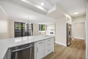 651 Bering Dr, Houston, TX 77057 - Photo 7