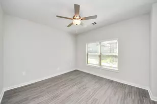 7711 Longmire Rd, Conroe, TX 77304 - Photo 25