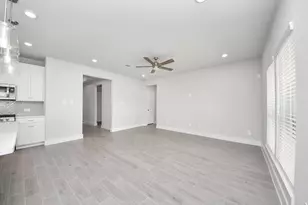 225 Orchard Laurel Dr, Alvin, TX 77511 - Photo 17