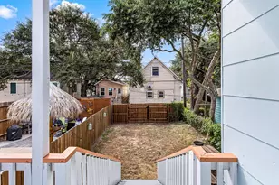 1309 Avenue M, Galveston, TX 77550 - Photo 23