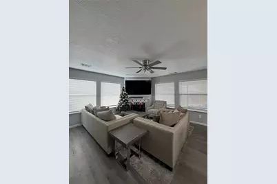 8518 Wild Basin Drive, Houston, TX 77088 - Photo 9