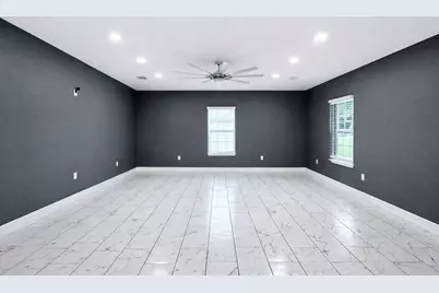 5125 Larkspur Street, Houston, TX 77033 - Photo 9