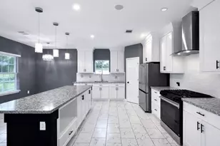 5125 Larkspur St, Houston, TX 77033 - Photo 13
