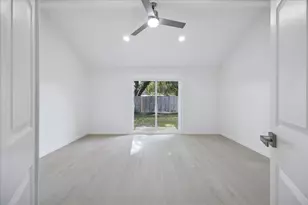 9742 Shell Rock Rd, La Porte, TX 77571 - Photo 11