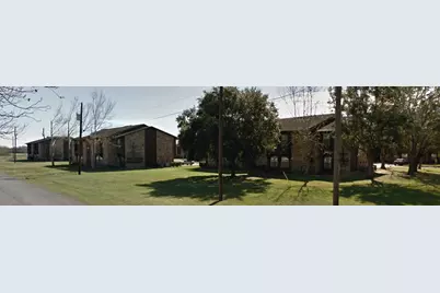 900 Avenue J, Bay City, TX 77414 - Photo 5