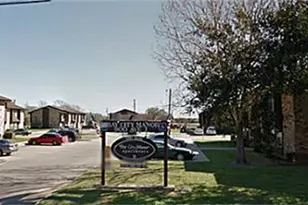 900 Avenue J, Bay City, TX 77414 - Photo 3