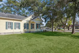 305 Hardeman St, Sealy, TX 77474 - Photo 15