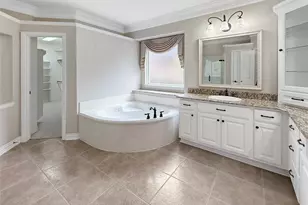 110 W Lansdowne Cir, The Woodlands, TX 77382 - Photo 15
