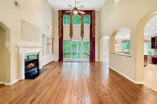 110 W Lansdowne Cir, The Woodlands, TX 77382 - Photo 5