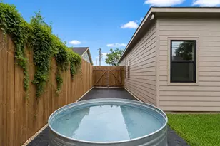 4327 Harby St, Houston, TX 77023 - Photo 25