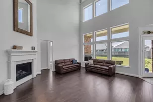 423 Round Top St, Webster, TX 77598 - Photo 11