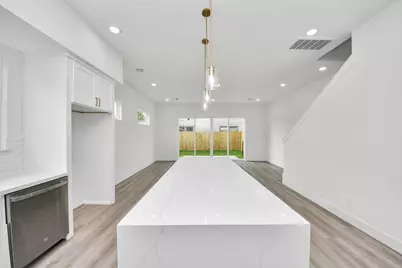 2408 Lorraine Street, Houston, TX 77026 - Photo 9