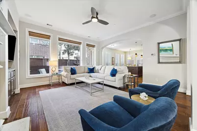 31 Windsor Court, Spring Valley Village, TX 77055 - Photo 9