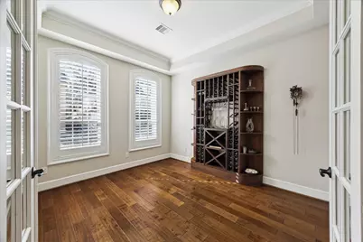 31 Windsor Court, Spring Valley Village, TX 77055 - Photo 5