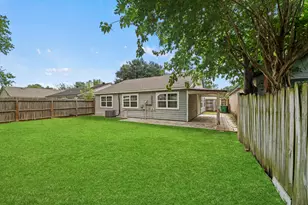 7535 Log Cradle Dr, Houston, TX 77041 - Photo 15