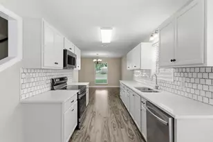 445 Longmeadow St, Beaumont, TX 77707 - Photo 11