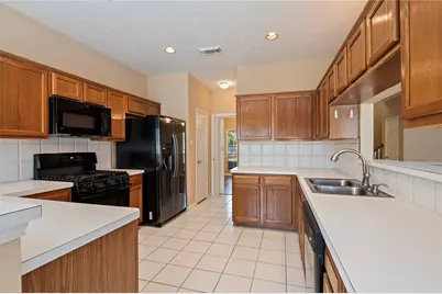 1287 El Camino Village Drive, Webster, TX 77058 - Photo 13