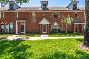 1287 El Camino Village Dr, Webster, TX 77058 - Photo 1
