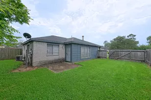 8618 Van Hut Ln, Houston, TX 77044 - Photo 11