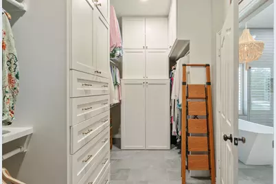 22 Greycrest Place, The Woodlands, TX 77382 - Photo 31