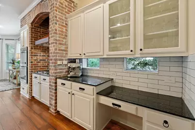 22 Greycrest Place, The Woodlands, TX 77382 - Photo 19