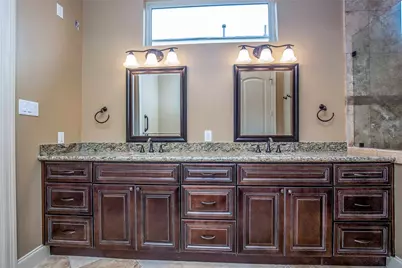 1516 Amundsen Street, Houston, TX 77009 - Photo 35