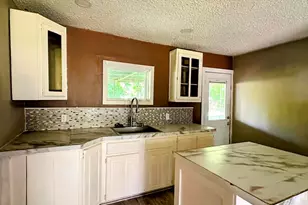 2212 Rugeley St, Bay City, TX 77414 - Photo 3