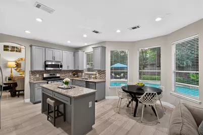 71 N Willow Point Circle, The Woodlands, TX 77382 - Photo 13