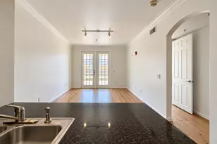 7575 Kirby Dr, Houston, TX 77030 - Photo 5