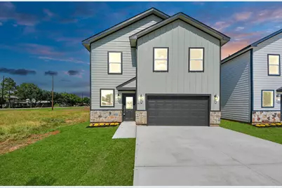 422 N 4th Street, Beasley, TX 77417 - Photo 1